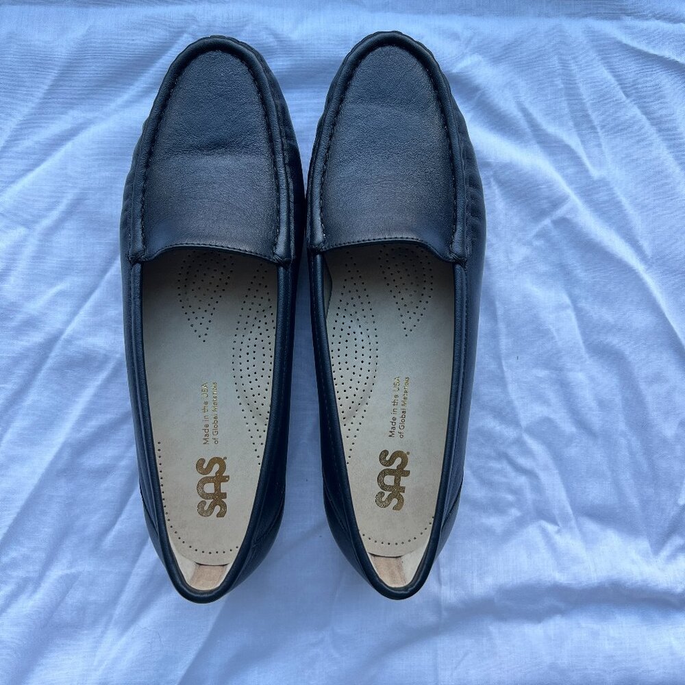 NEW SAS navy loafers - 9W